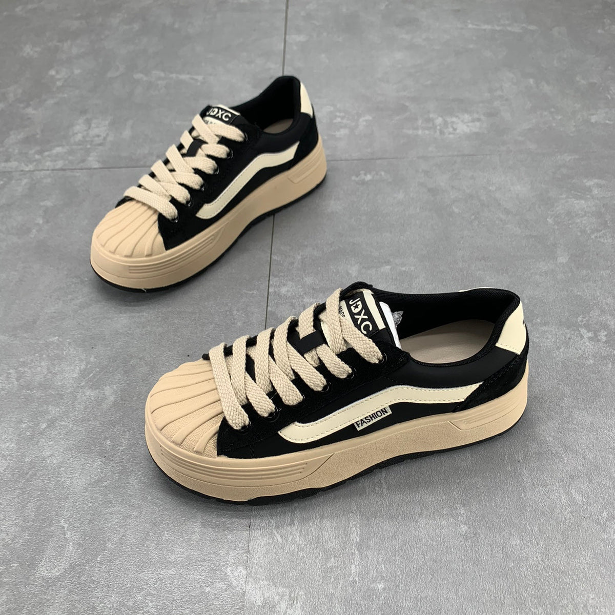 Retro Shell-toe Lace-Up Board Shoes