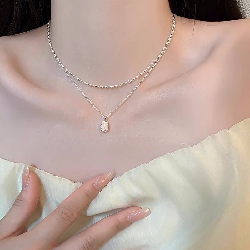Elegant Double-layered Pearl Necklace