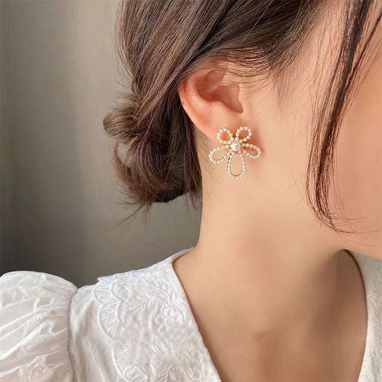 Pearl Petals Set With Diamond Earrings