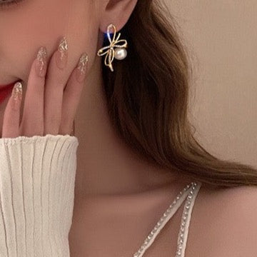 Pearl Earrings With Diamond Bow