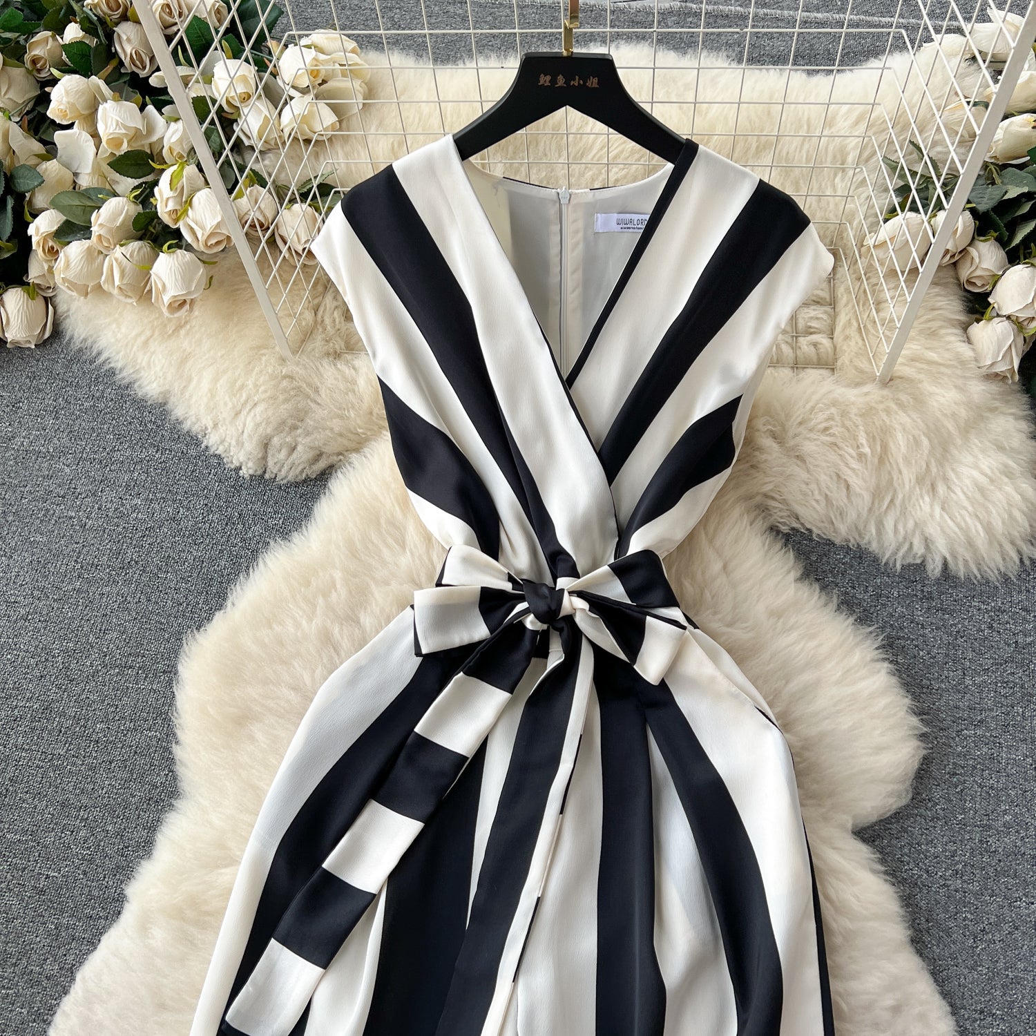 Vintage V-neck Sleeveless Striped Jumpsuit