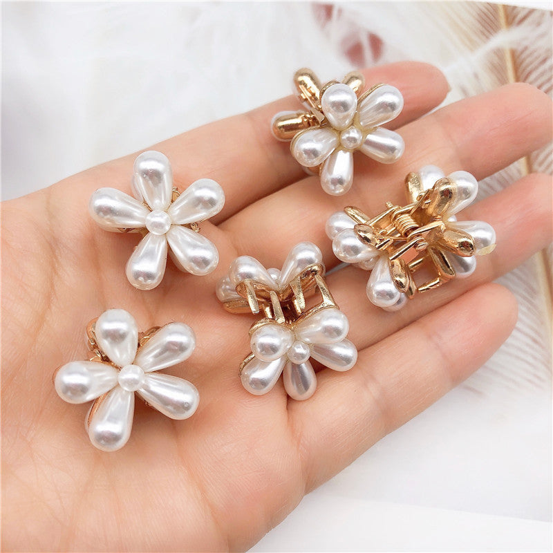 Pearl Flower Grab Hair Clip