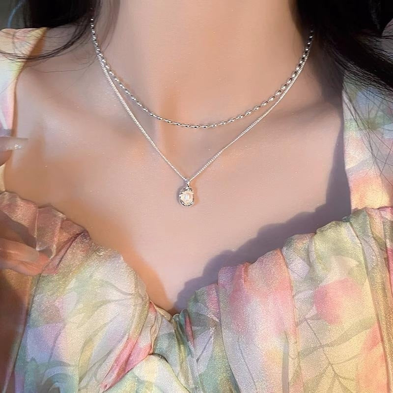 Elegant Double-layered Pearl Necklace