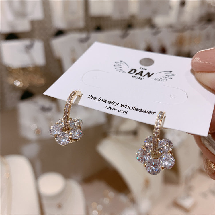 Bright Diamond Stud Ears