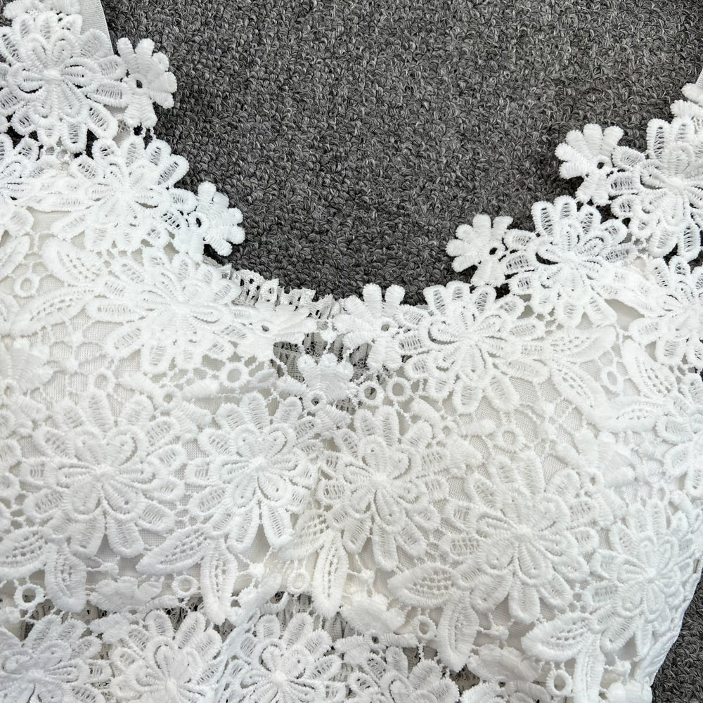 Hollow Lace Pattern V-neck Halter Top