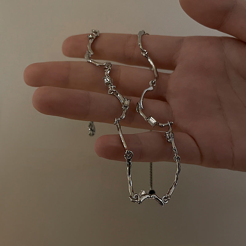 Irregular Design Metal Choker Necklace