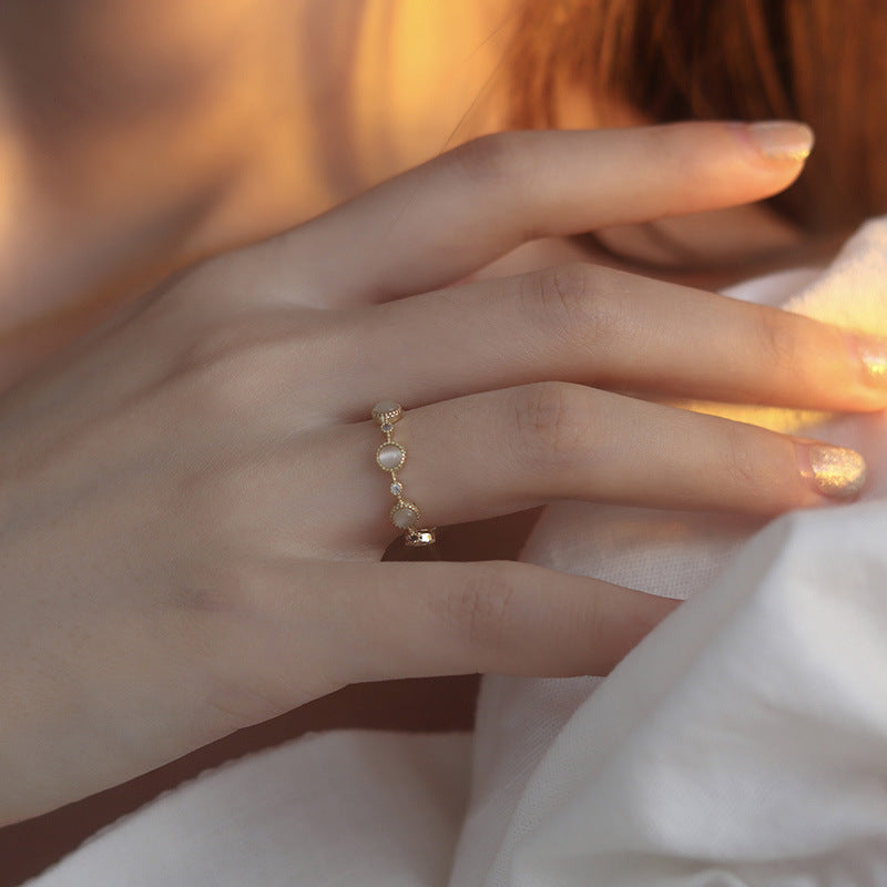 Vintage Cat's Eye Stone Lace Ring