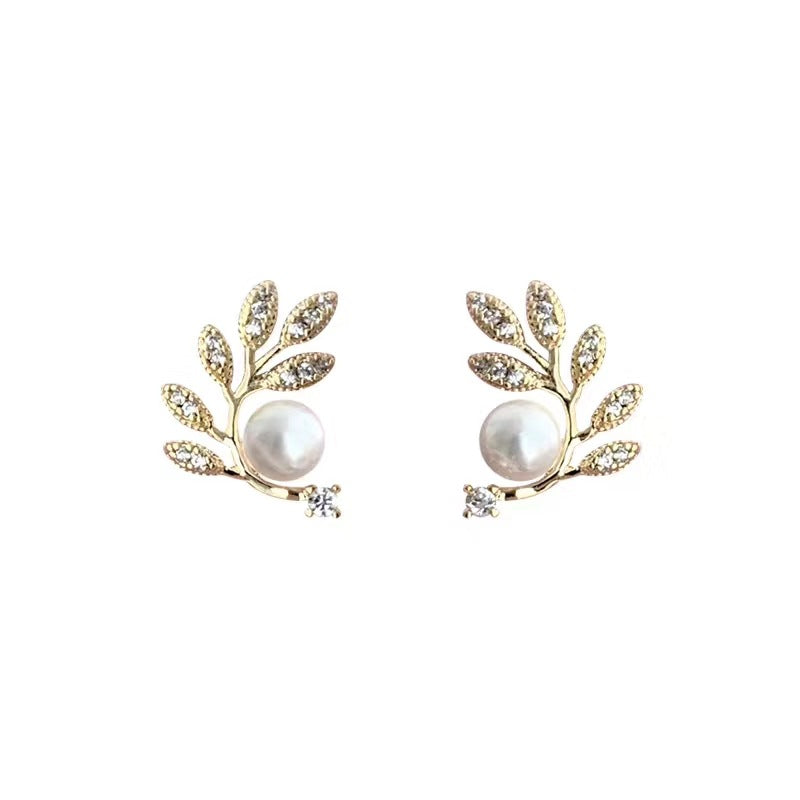 Pearl Branch Ear Stud