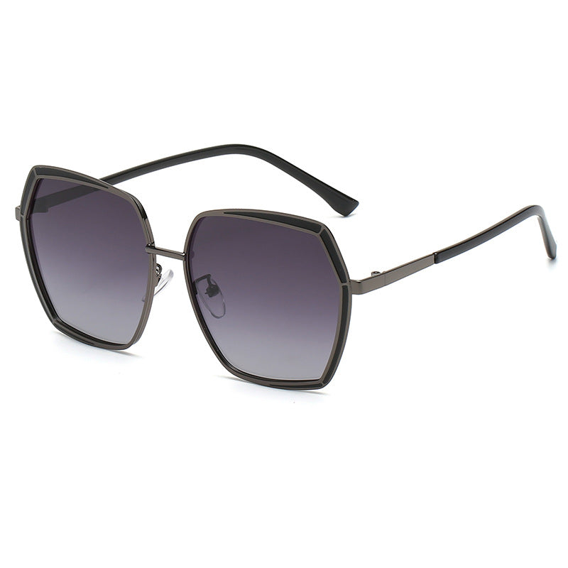 Uv-blocking Sunglasses With Large Border