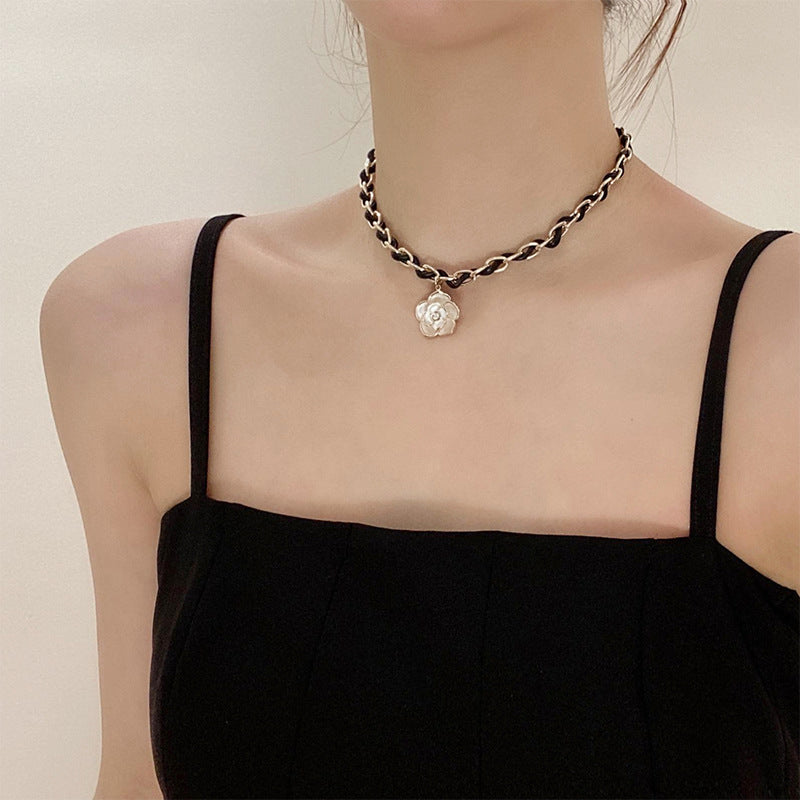 Camellia Metal Clasp Necklace