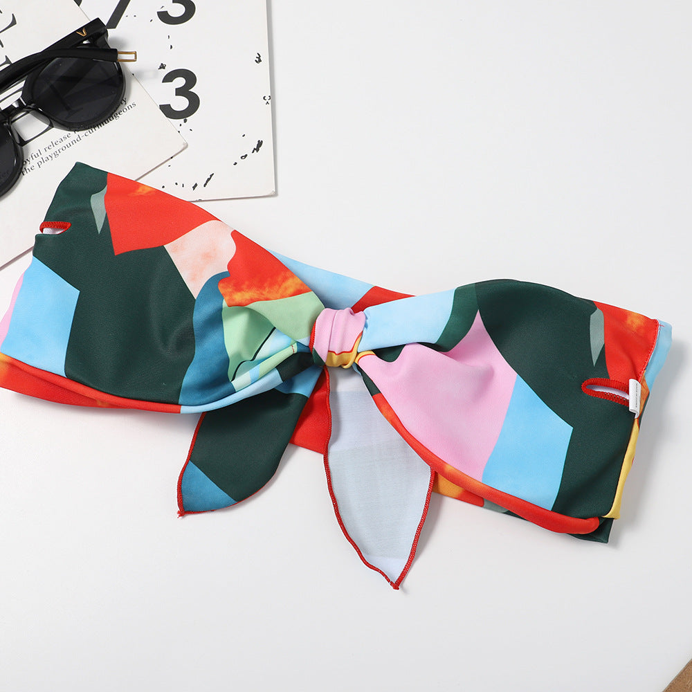 Knotted Flower-printed Strapless Bikini