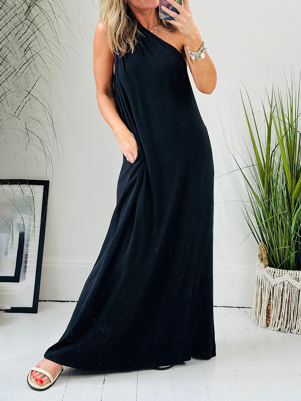 Loose One-Shoulder Sleeve Pleated Pocket Dress