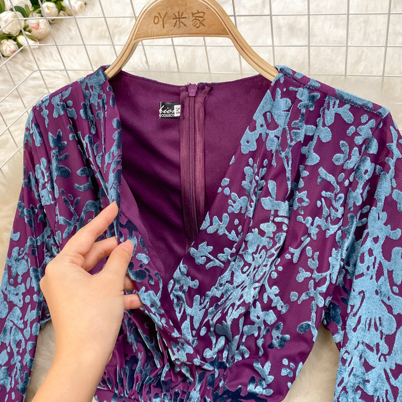 Bronzing Print V-neck Dress