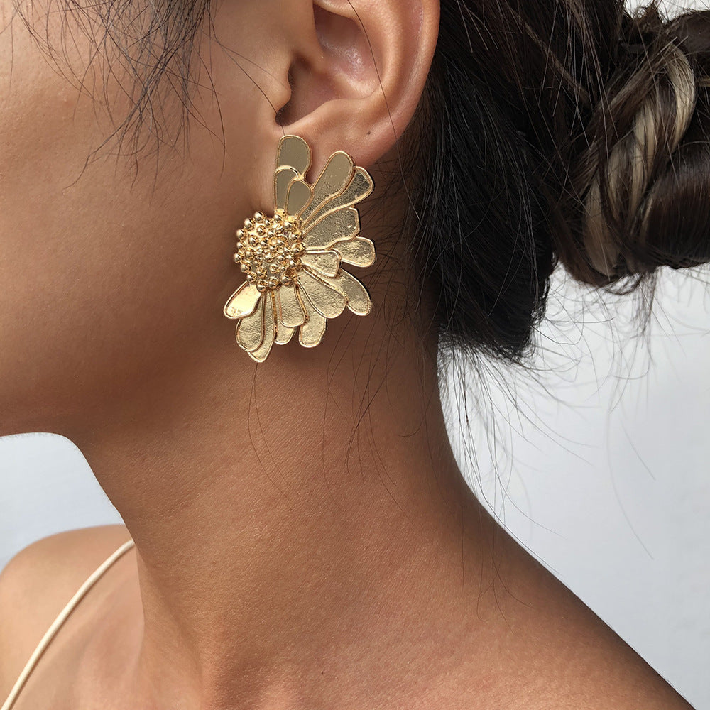 Vintage Alloy Flower Stud Earrings