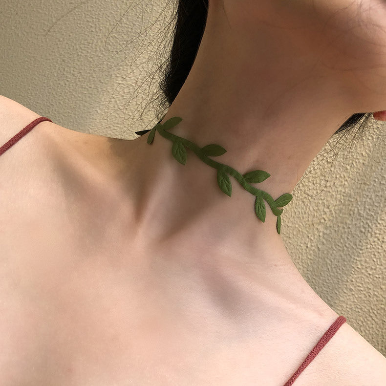 Mori Green Leaves Necklace