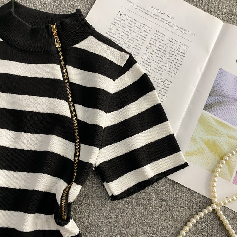 Color Blocking Striped Slant Zipped Top
