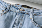 Small Foot Jeans With Heart-shaped Hips