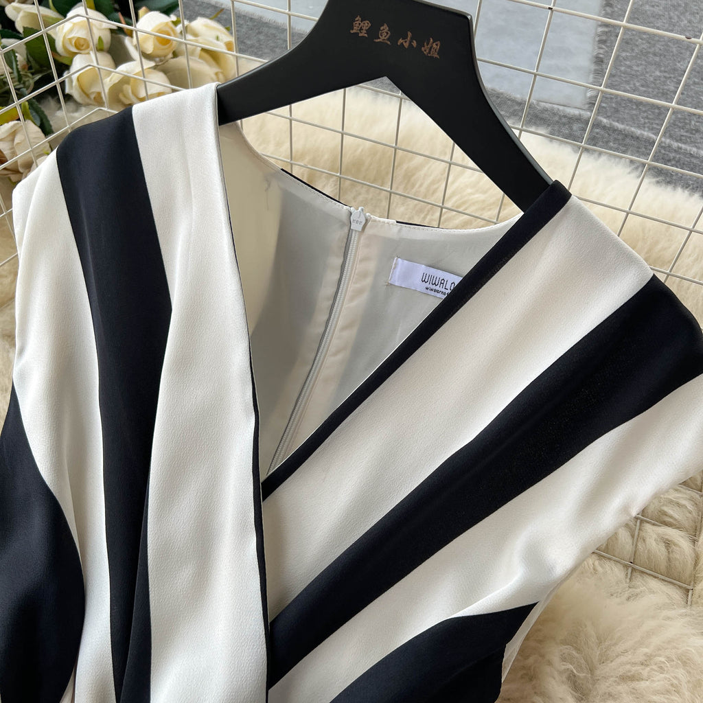 Vintage V-neck Sleeveless Striped Jumpsuit