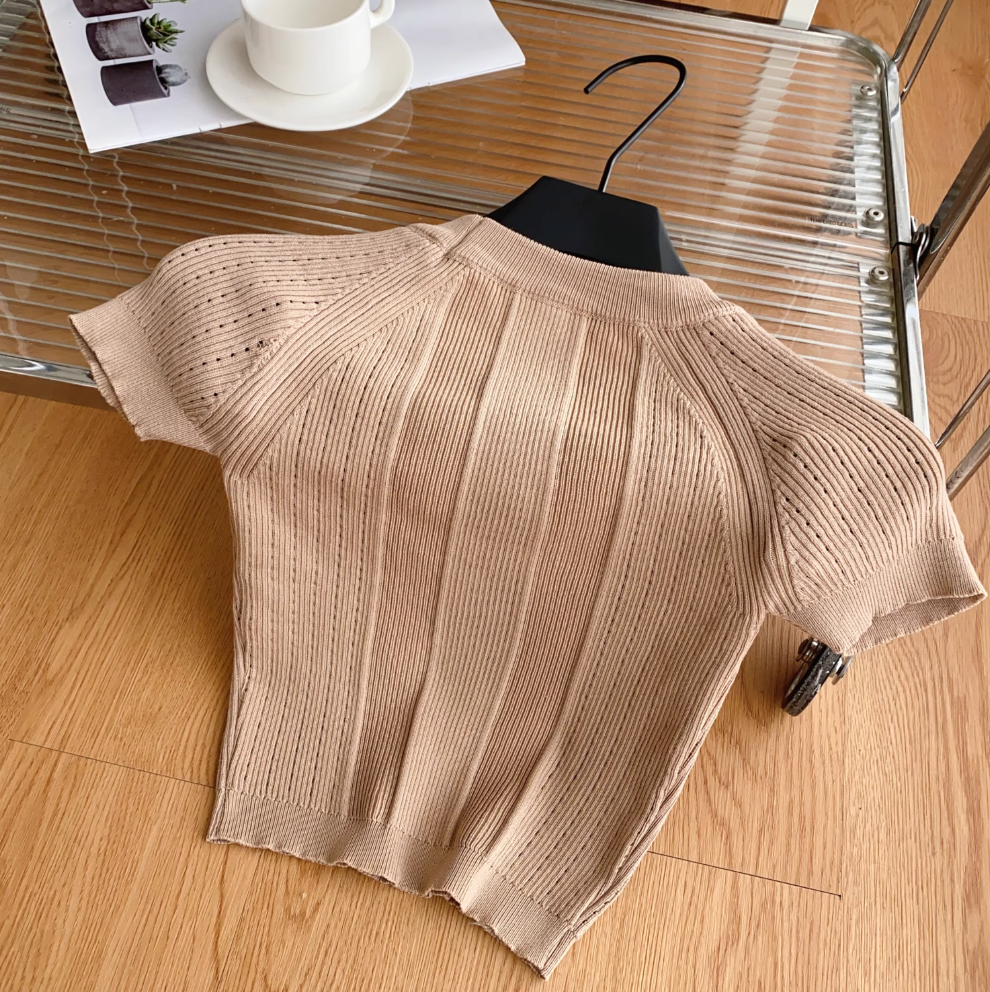Metal Button Midriff-baring Sweater