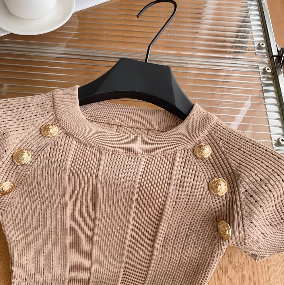 Metal Button Midriff-baring Sweater