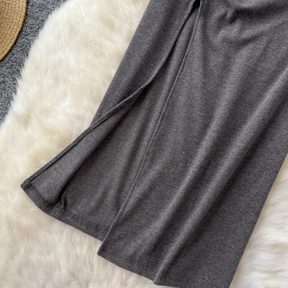 Slim-fit Solid Color Split Skirt