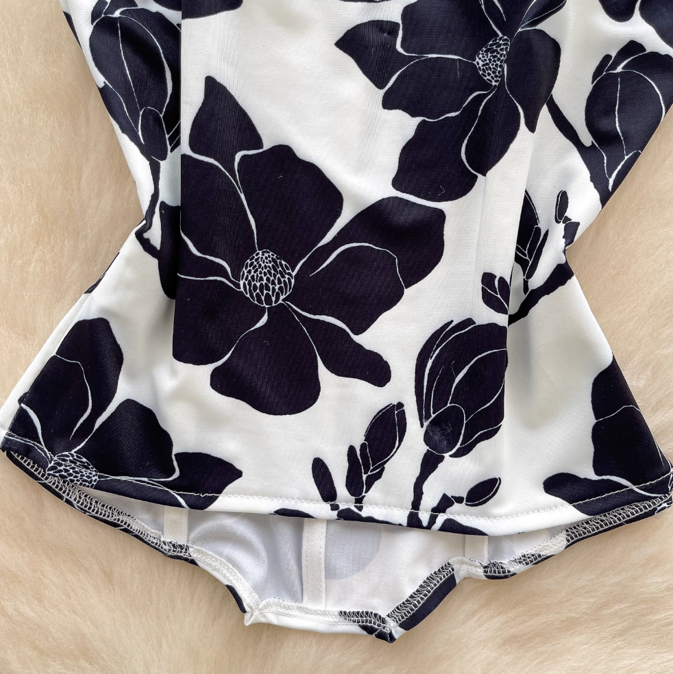 Off-shoulder Floral Printed Fishbone Top