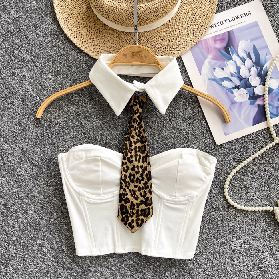 Niche Camisole with Leopard Printed Choker