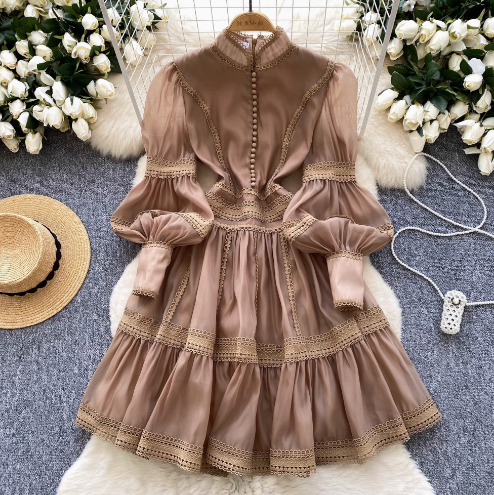 Courtly Puffy Sleeve Lace Dress