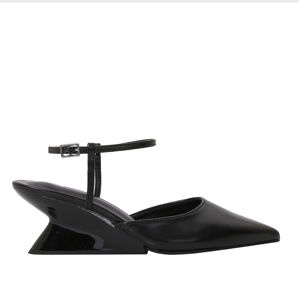 Niche Design Pointed Toe Wedges