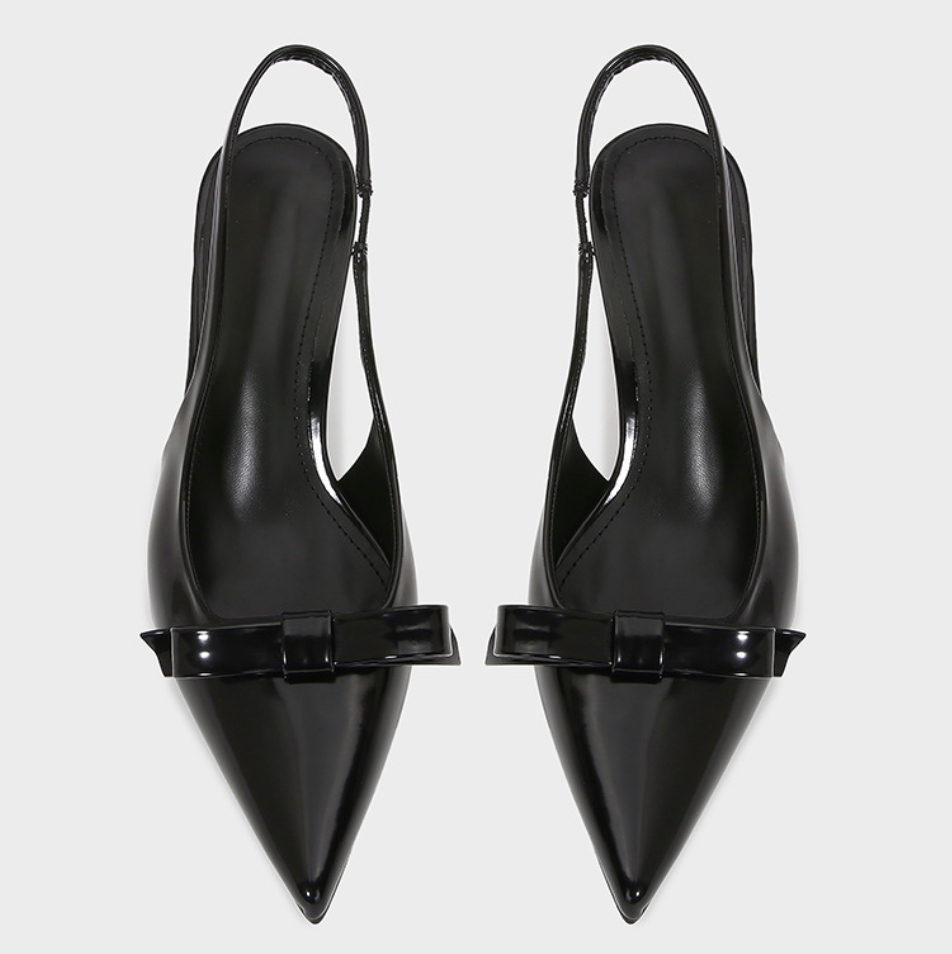 Patent Leather Bow Trimmed Pointed-toe Sandals