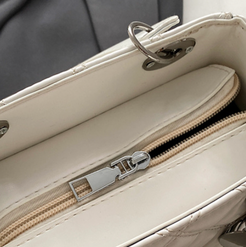 Lozenge Stitching Crossbody Bag