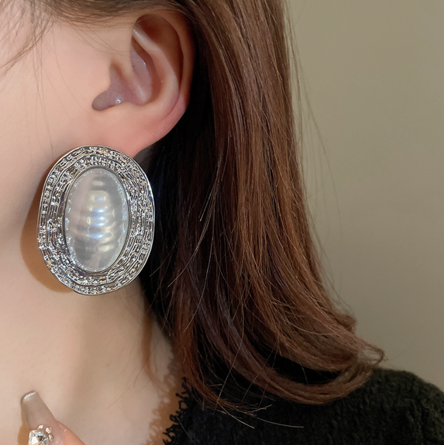 Vintage Pearl Stripe Alloy Oval Earrings