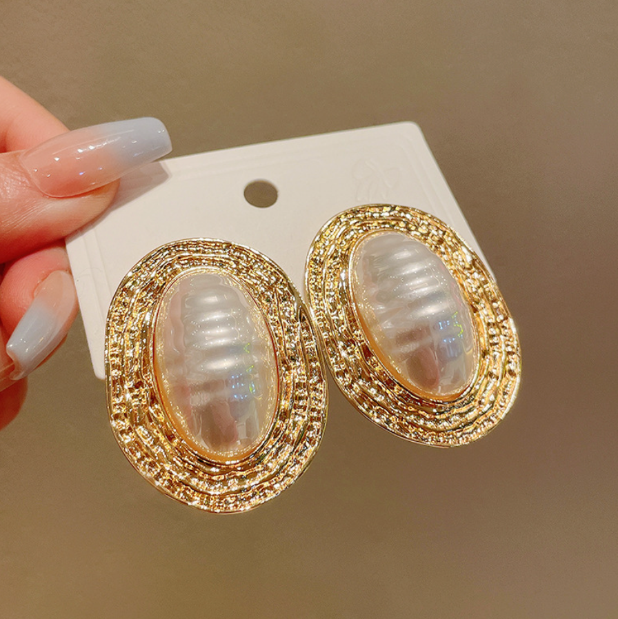 Vintage Pearl Stripe Alloy Oval Earrings