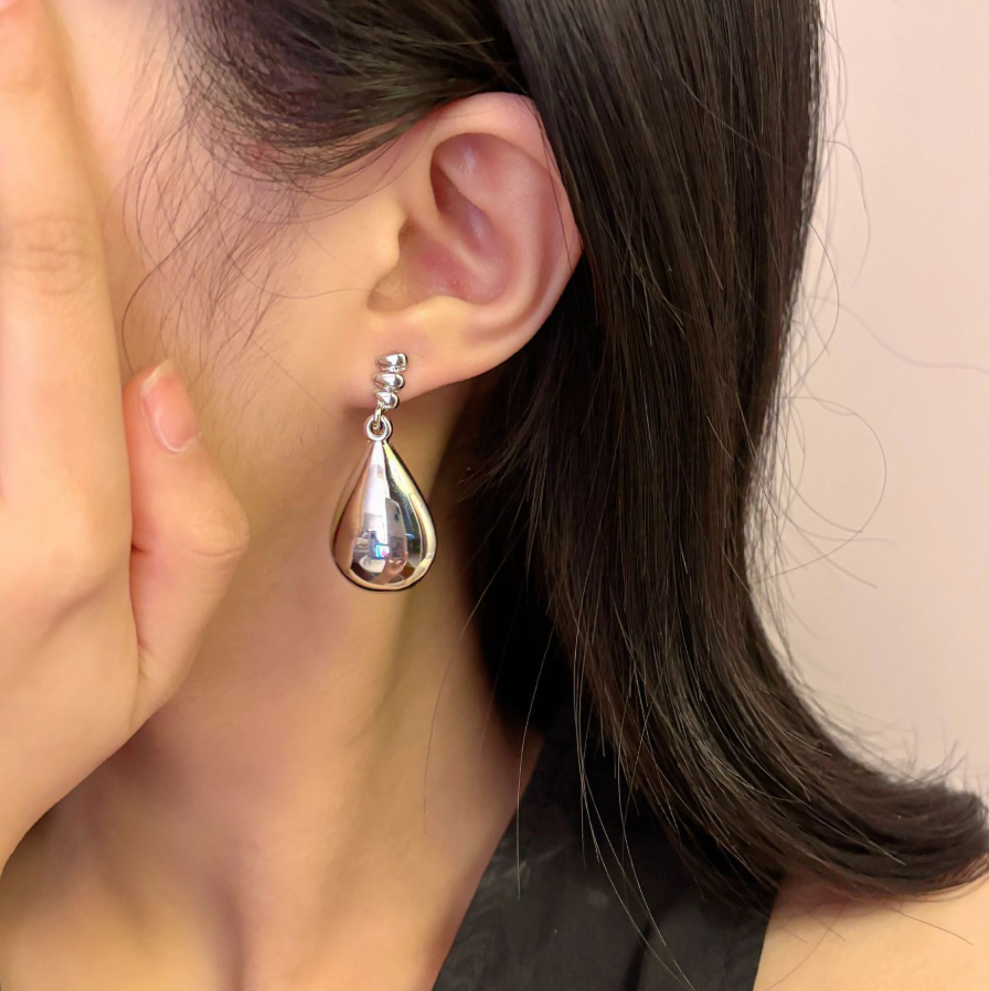 Silver Glossy Teardrop Stud Earrings