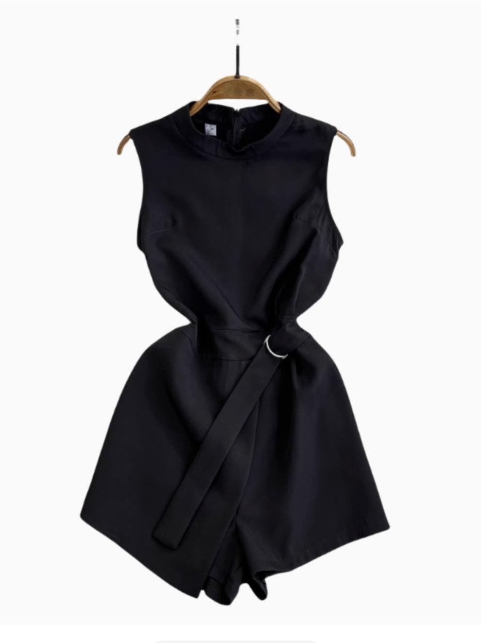 Simple Design Black Sleeveless Rompers