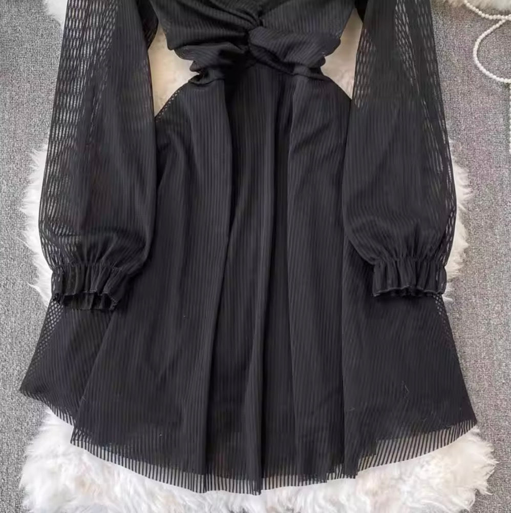 Chic V-neck Knotted Mesh Dress