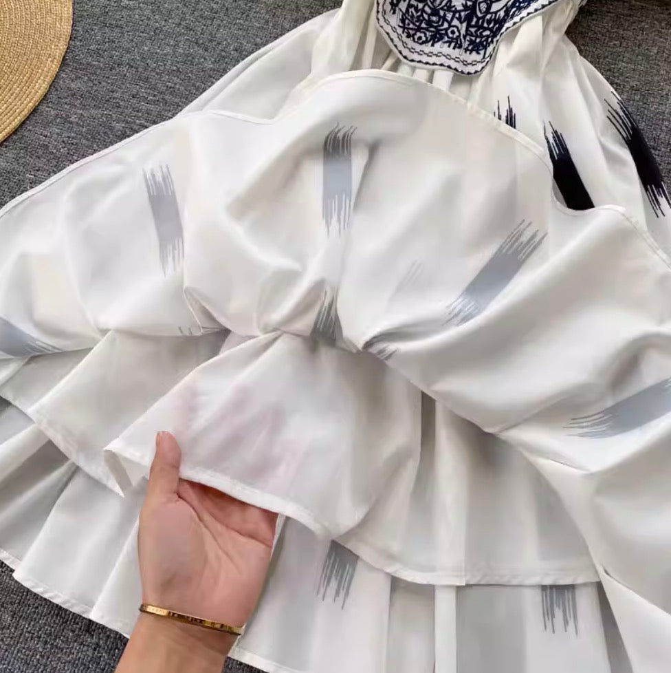 Courtly Embroidered Sleeveless Dress