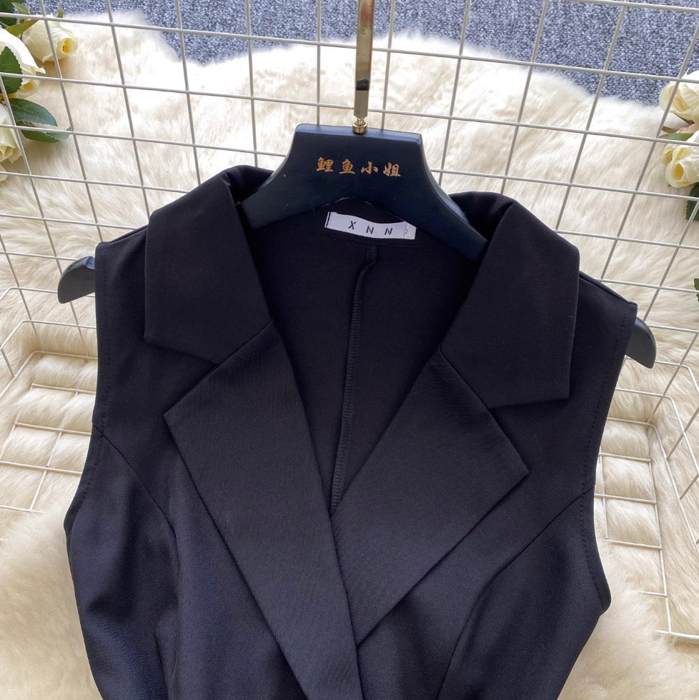 Suit Collar Black Dress with Belt