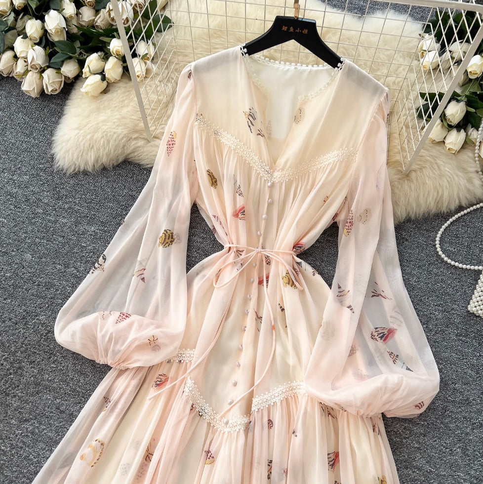 Courtly V-neck Floral Lace Dress