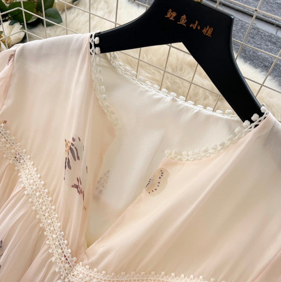 Courtly V-neck Floral Lace Dress