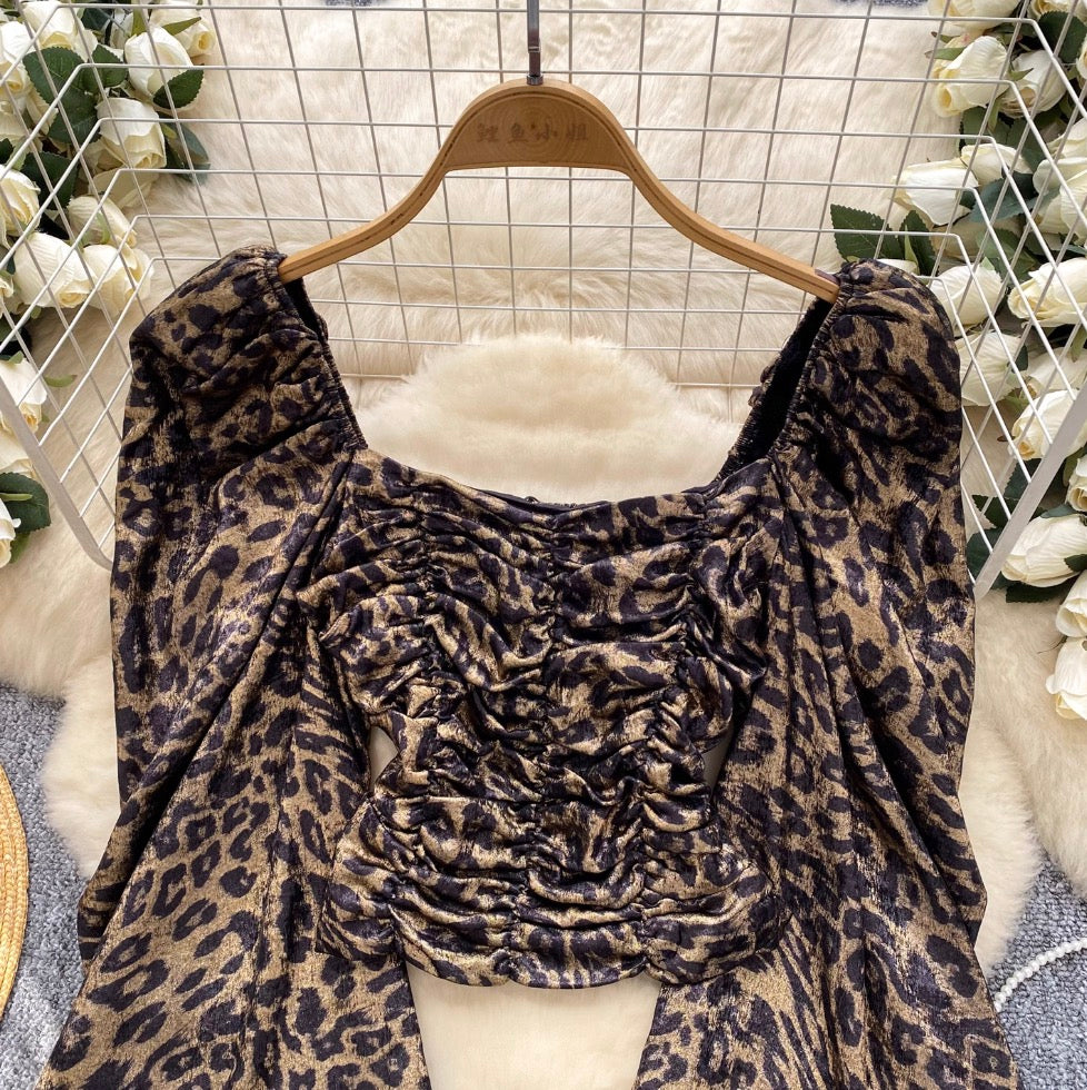 Leopard Printed Puffy Sleeve Top
