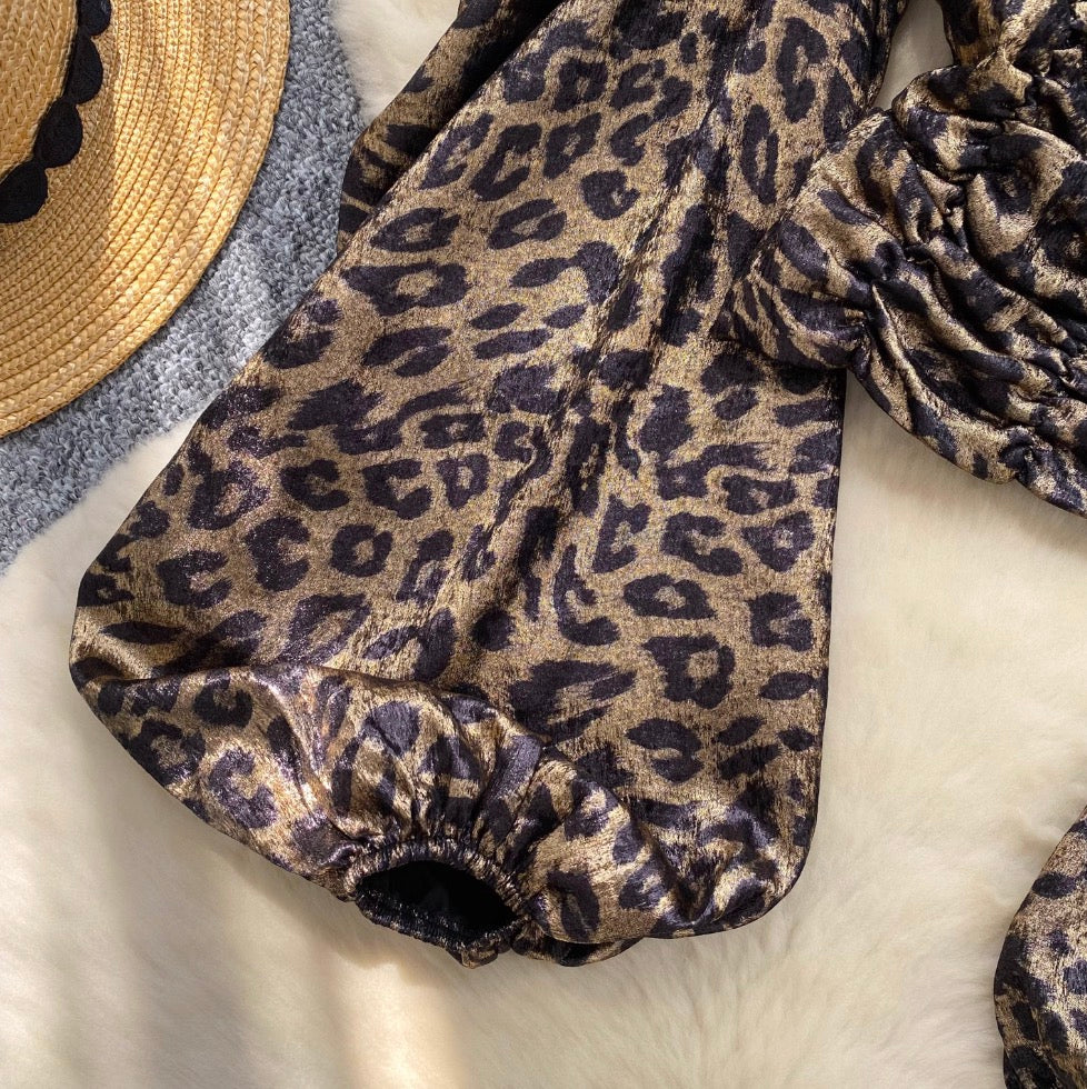 Leopard Printed Puffy Sleeve Top