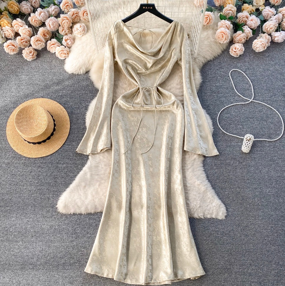 Courtly Lace-up Floral Fishtail Dress