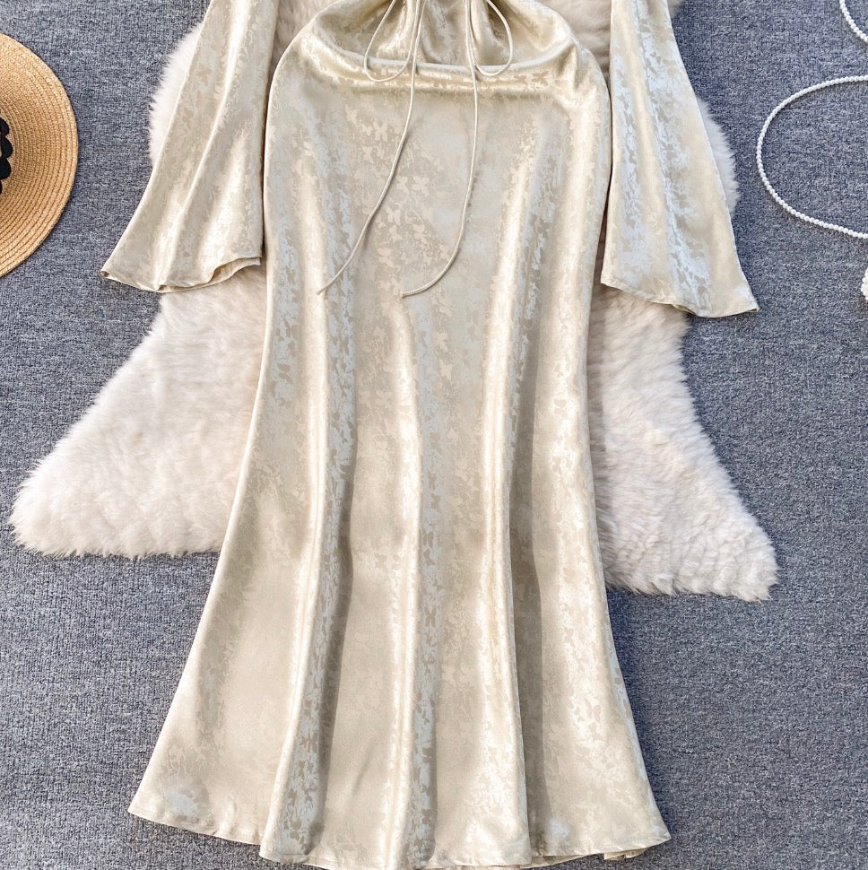 Courtly Lace-up Floral Fishtail Dress