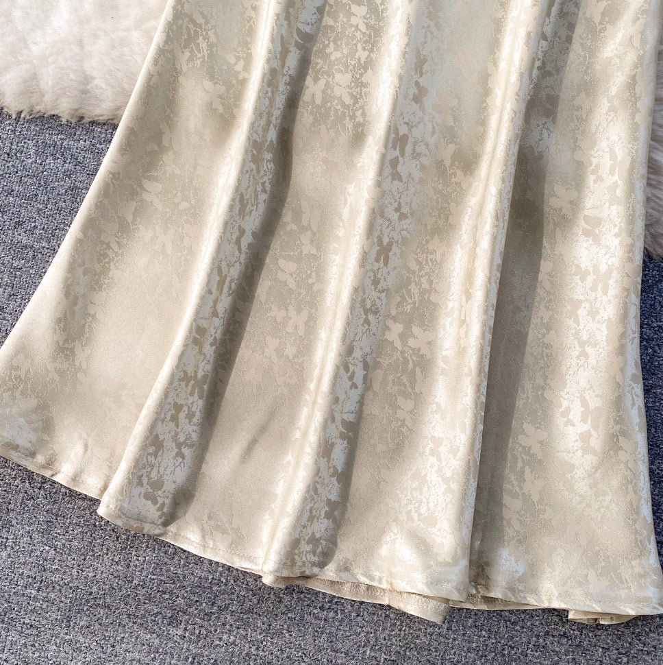 Courtly Lace-up Floral Fishtail Dress