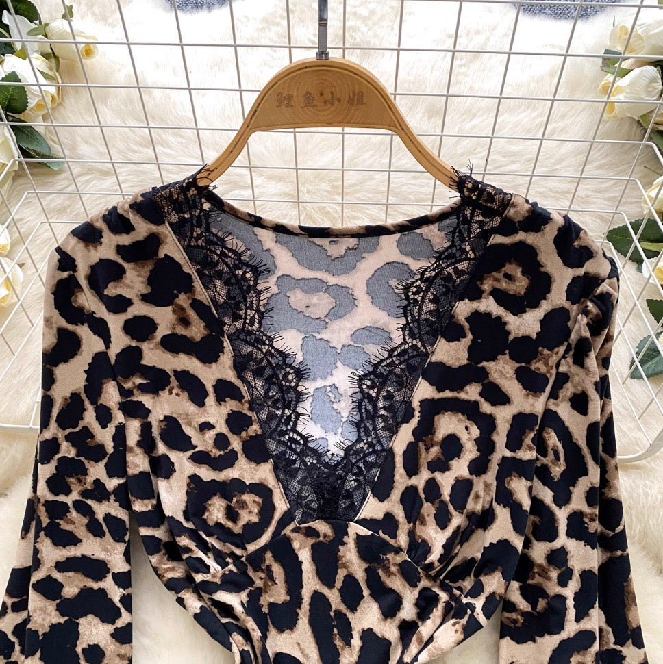 Leopard Print Waist-slimming Top