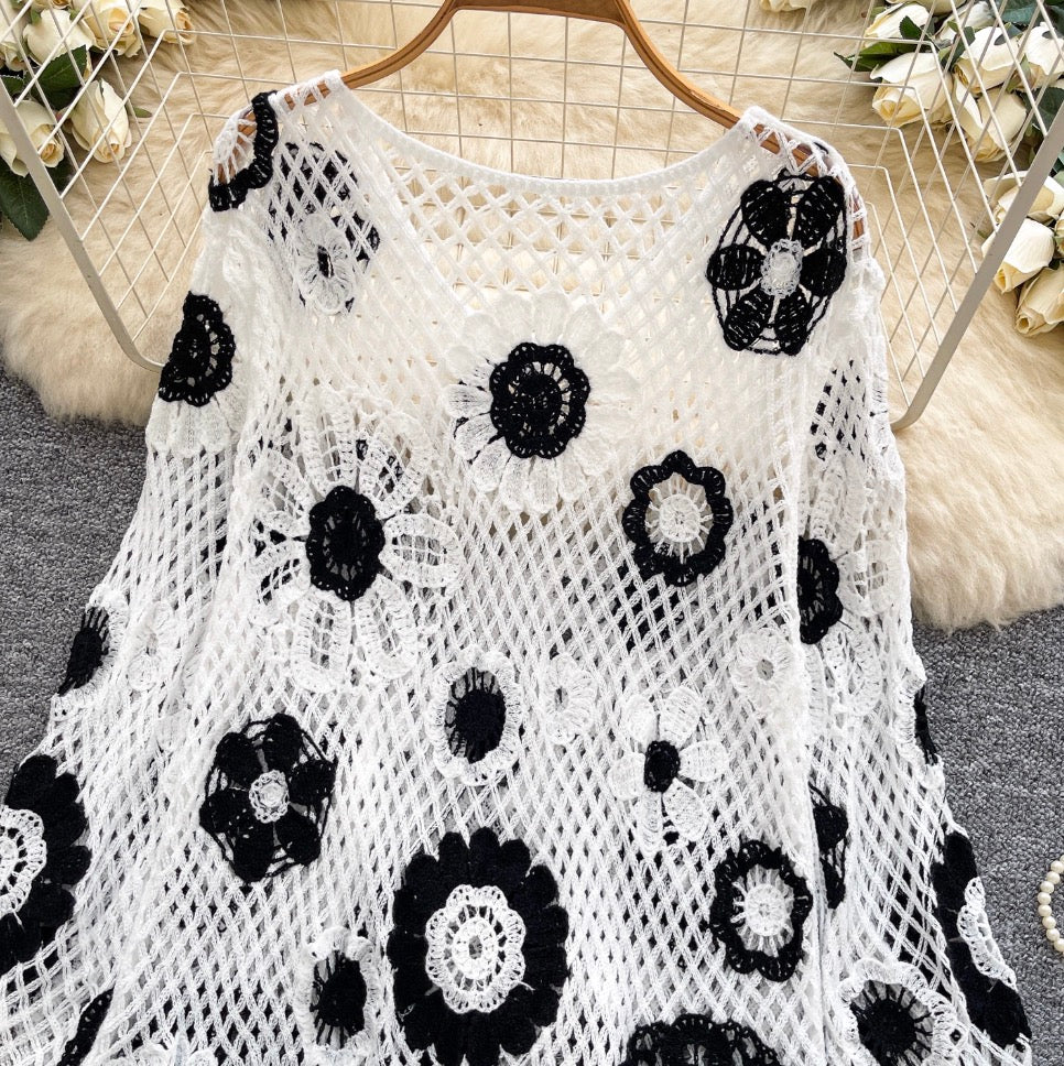 Casual Black & White Loose-fit Knitwear