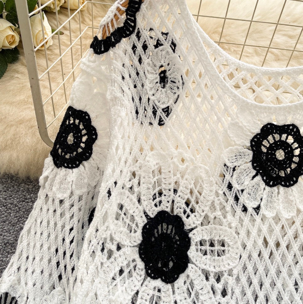 Casual Black & White Loose-fit Knitwear