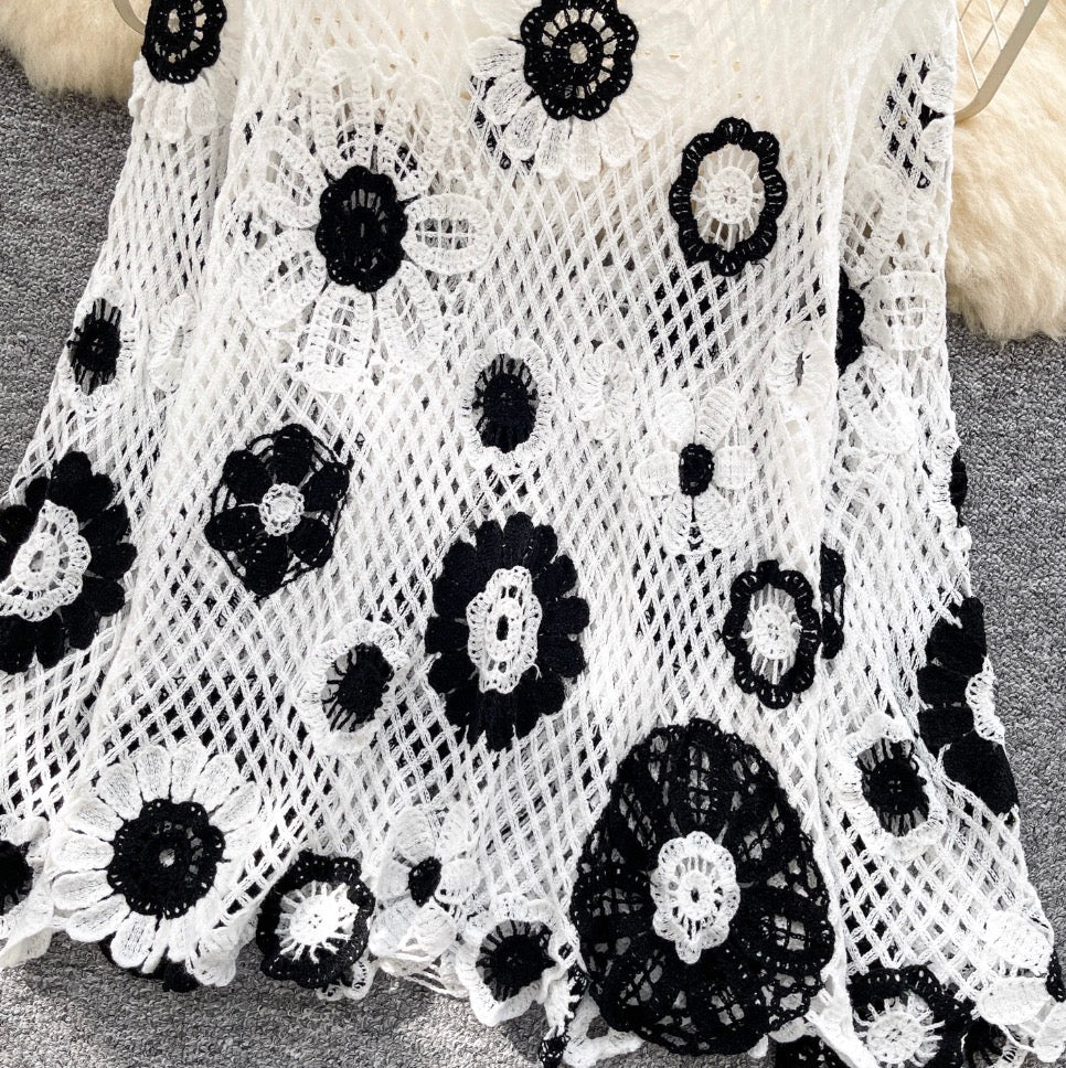 Casual Black & White Loose-fit Knitwear