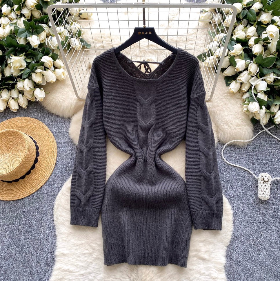 Hip-wrapping Twisted Knit Dress